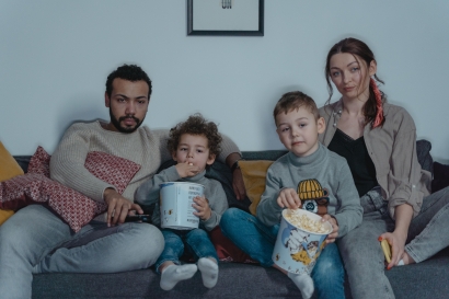 Why More Muslim Expats in Canada Are Turning to IPTV (and How to Keep It Halal)