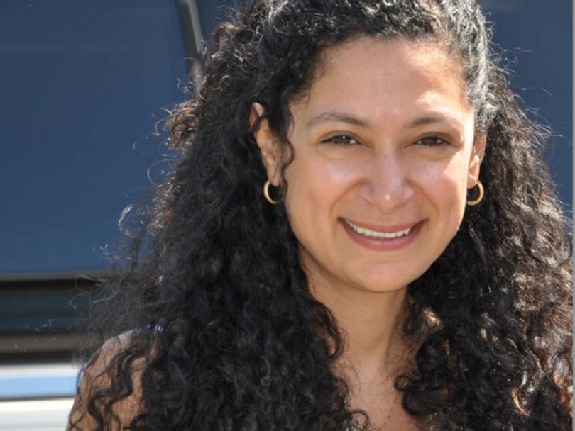 Hoda Elatawi is an Ottawa-based Egyptian Canadian filmmaker.