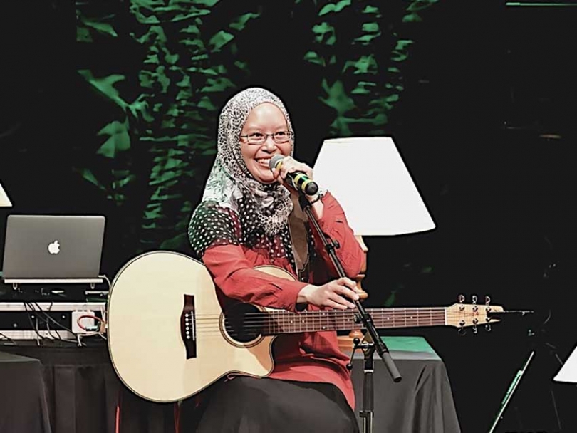 Muslim Link interviewed singer/songwriter Audrey Saparno about her music, her faith and her Indonesian heritage.
