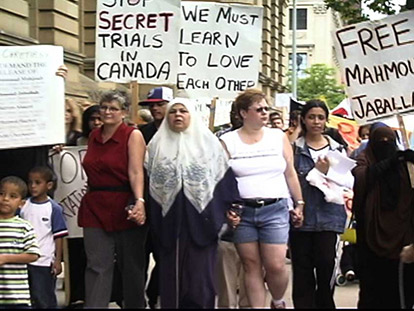 People in Ottawa demonstrate against security certificates