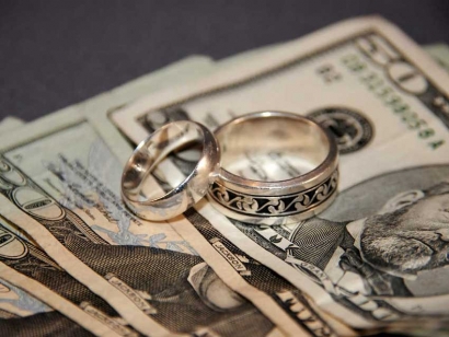 Love, money and marriage: Tips on saving a financially-wounded marriage