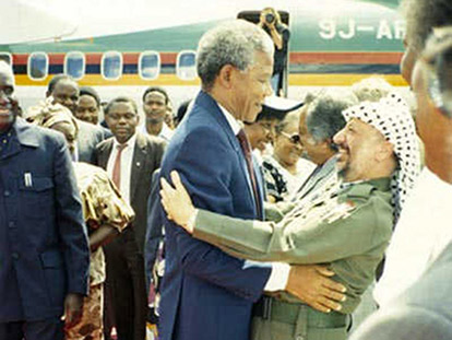 Nelson Mandela greeting Yassar Arafat in 1994.